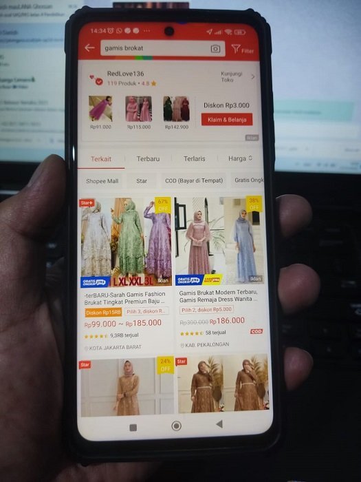 5 Rekomendasi Pakaian Untuk Kondangan, Mewah dan Elegan