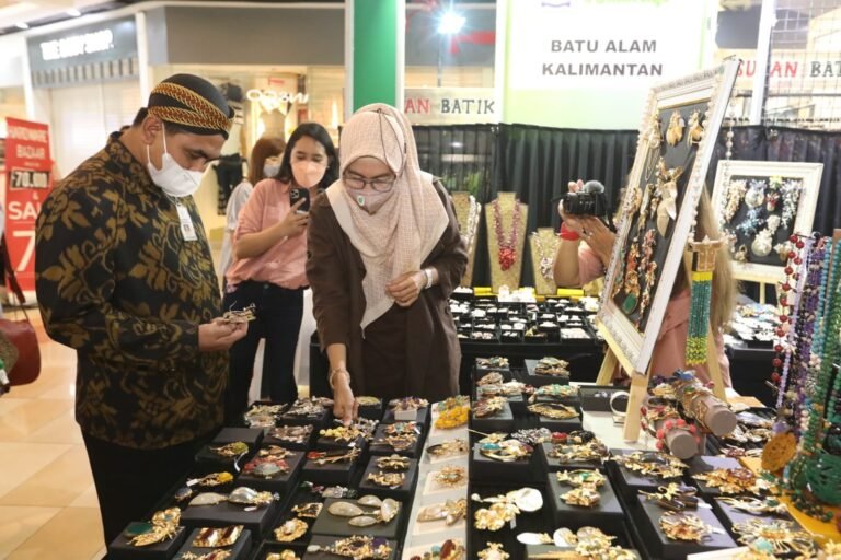 Taj Yasin Minta Masyarakat Gencarkan Komsumsi Produk Lokal