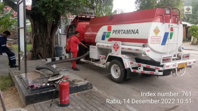 Cuaca Buruk, Stok BBM Karimunjawa Menipis