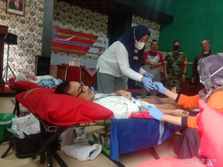 Kelurahan Kumpulrejo Gelar Donor Darah, Eks Wali Kota Berdonor