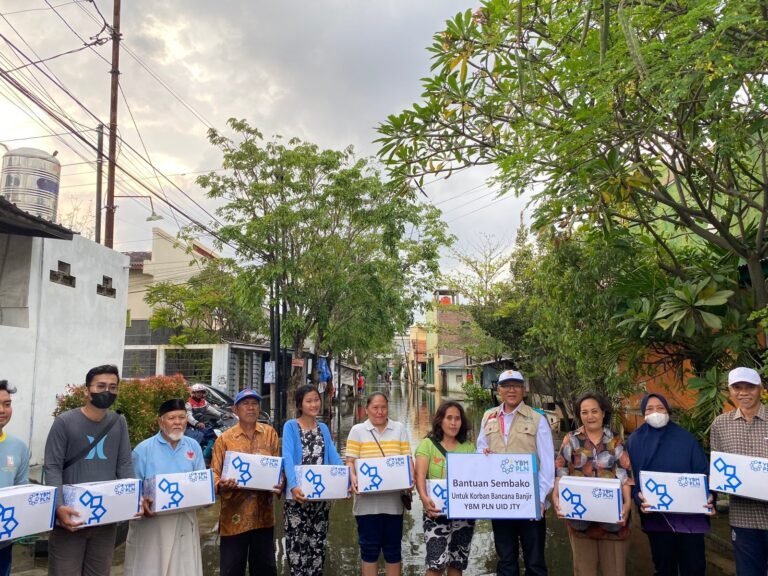 PLN Bantu Warga Terdampak Banjir