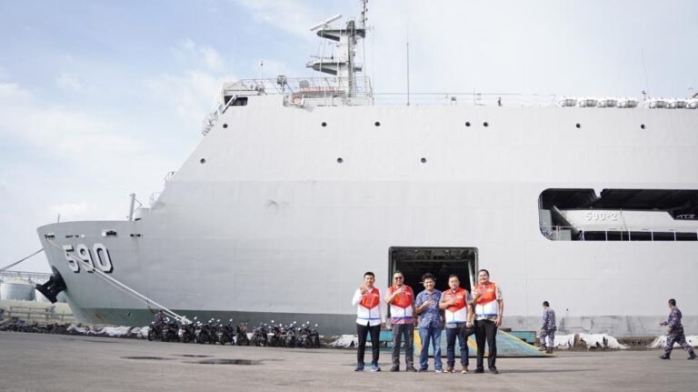 Pakai KRI, Pertamina Kirim 100 KL BBM ke Karimun Jawa