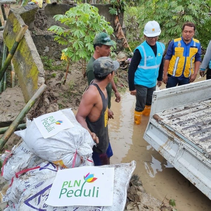 PLN Kembali Salurkan 5.000 Karung FABA