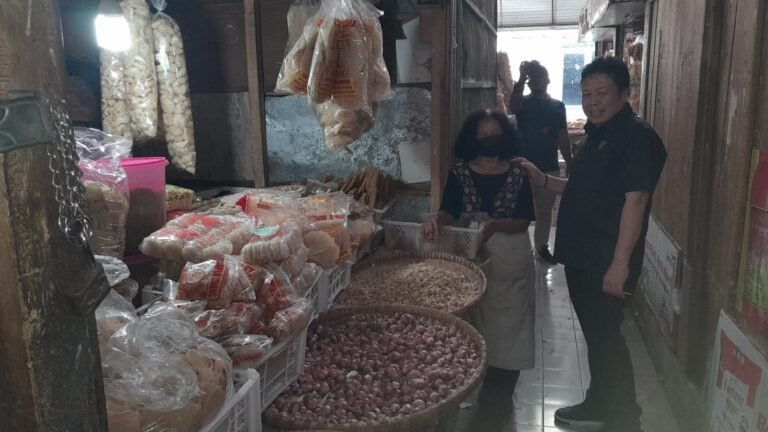 Dance Sambangi Pasar Raya, Pantau Harga Jelang Ramadhan