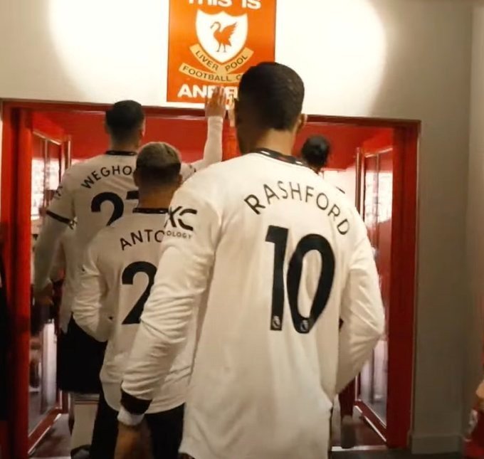 Sentuh Papan Keramat