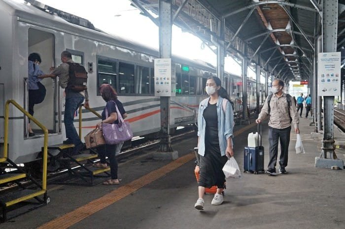 Tiket Kereta Api Sudah Terjual 33%