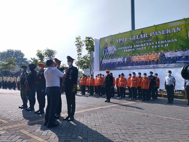Puncak Arus Mudik Jalur Kereta Api 20 April