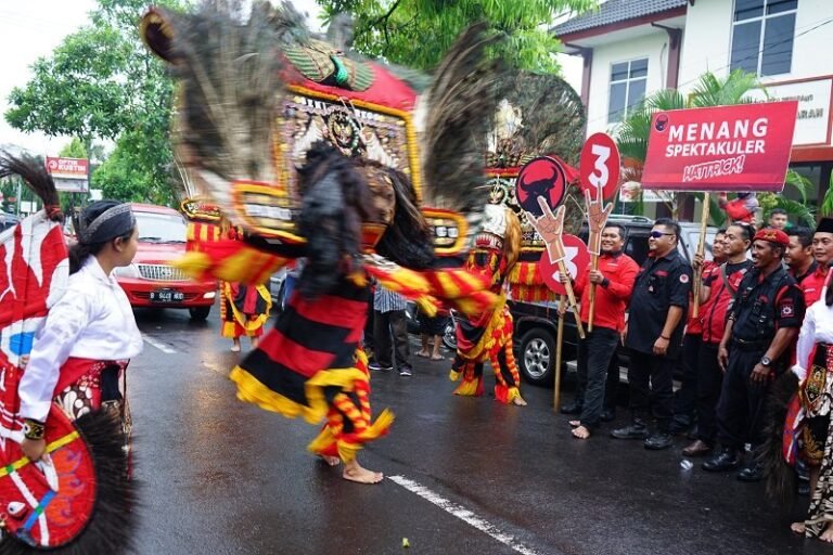 Bacaleg Dimeriahkan Reog, Berkas PDIP Kabupaten Semarang Lengkap