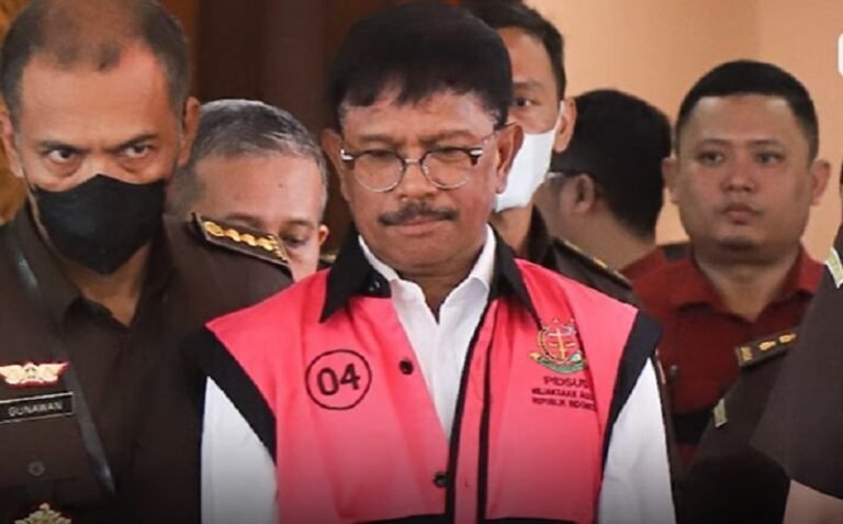 Kasus Jonny Plate, Keluar Anggaran Rp 10 Trilun Barang tidak Ada