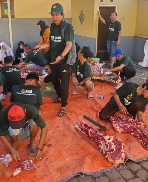 HW Group Donasikan 42 Ekor Sapi