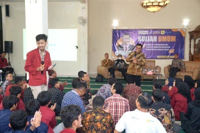 Direktur PLN Bahas EBT di Kuliah Umum Universitas Peradaban