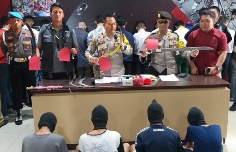 Polrestabes Semarang Gulung Puluhan ABG Pelaku Tawuran Genk Celurit