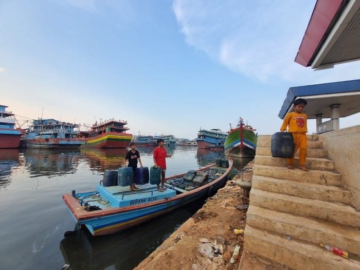 Menyambung Hidup dari Jatah Solar
