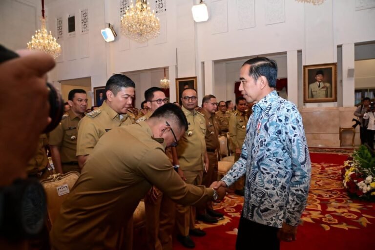 Pj Wali Kota Salatiga Ikuti Pengarahan Presiden Jokowi