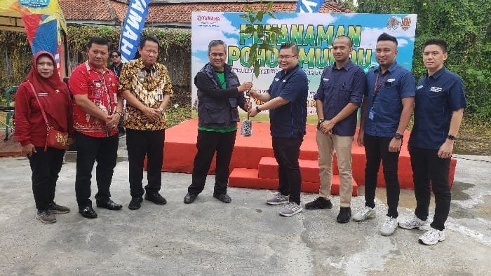 Yamaha Tanam Ratusan Pohon Mundu
