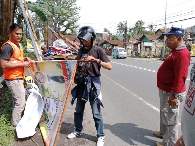 Ribuan APK Salahi Aturan Dicopot Tim Gabungan