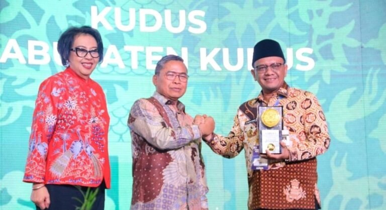 Sukses Kelola Lingkungan Hijau, Kudus Raih Penghargaan Adipura 2023