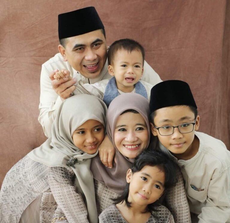 Kisah Cinta Taj Yasin, Peraih Suara Tertinggi DPD Jateng, antara Gus Dur dan Jualan Tempe di Suriah