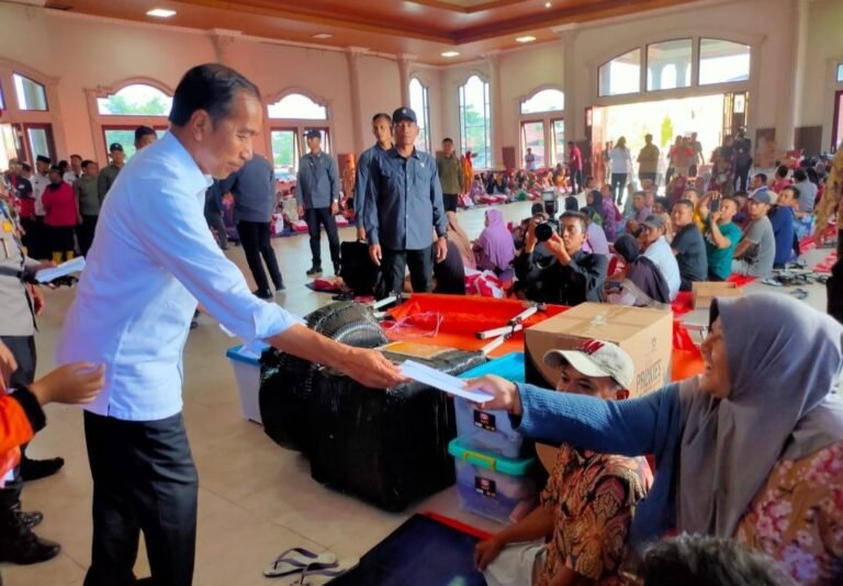 Jokowi di Demak: Awan Sudah Kita Geser ke Laut untuk Kurang Hujan