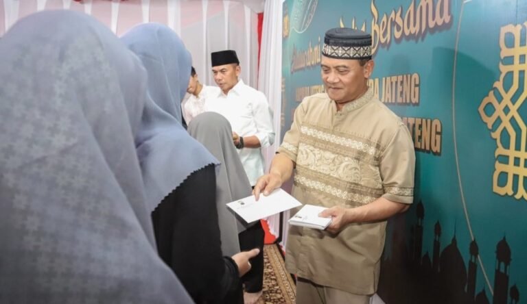 Tarling, Kapolda Jateng Bagikan Tali Asih Seratus Yatim Piatu