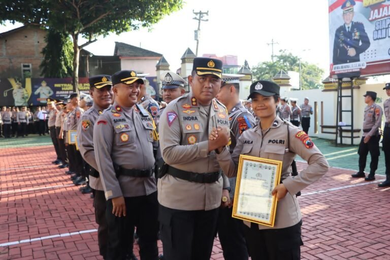 13 Personel Berprestasi Polres Wonogiri, Terima Penghargaan Kapolres