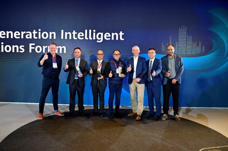 Huawei dan XL Axiata Raih Penghargaan Outstanding Catalyst Contribution