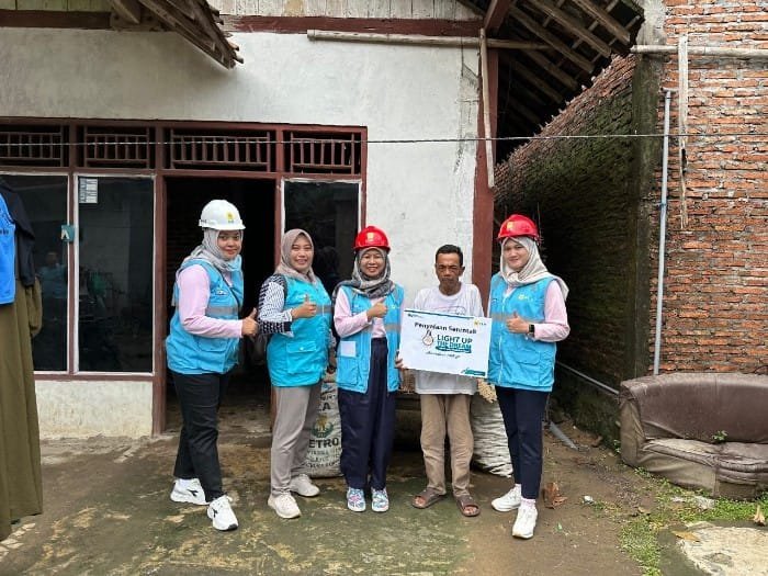 Srikandi PLN UP2D Jateng & DIY Hadir ‘Nyalakan’ Listrik Pelanggan