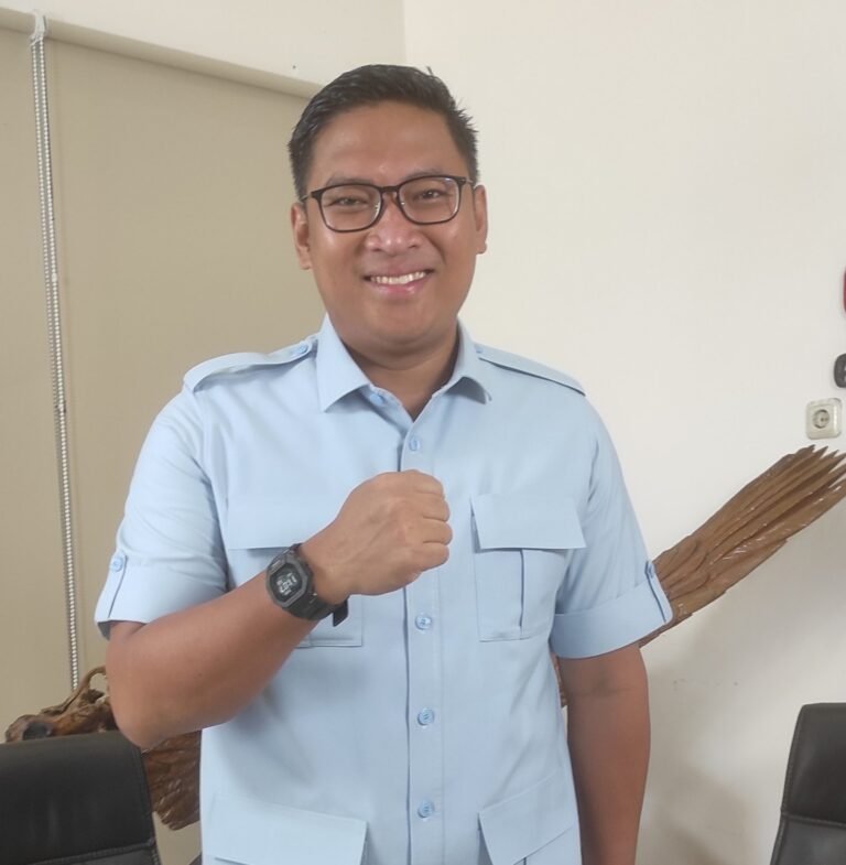 Mengenal Mas Dar, Anak Desa Ditunjuk Prabowo Maju Gubernur Jateng