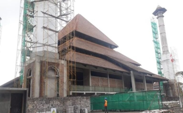 Gibran Lanjutkan Pembangunan Masjid Sriwedari yang Sempat Bermasalah