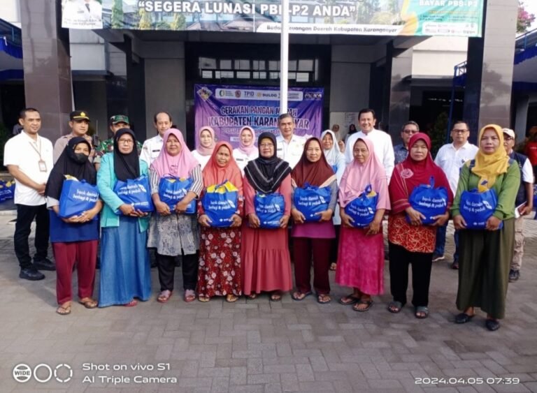 Warga Sumringah Digelontor Gerakan Pangan Murah BDK di Kebakkramat