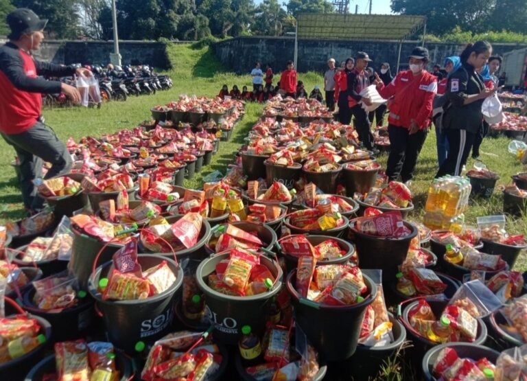 Gibran Sebar 10.000 Paket Sembako buat Lebaran