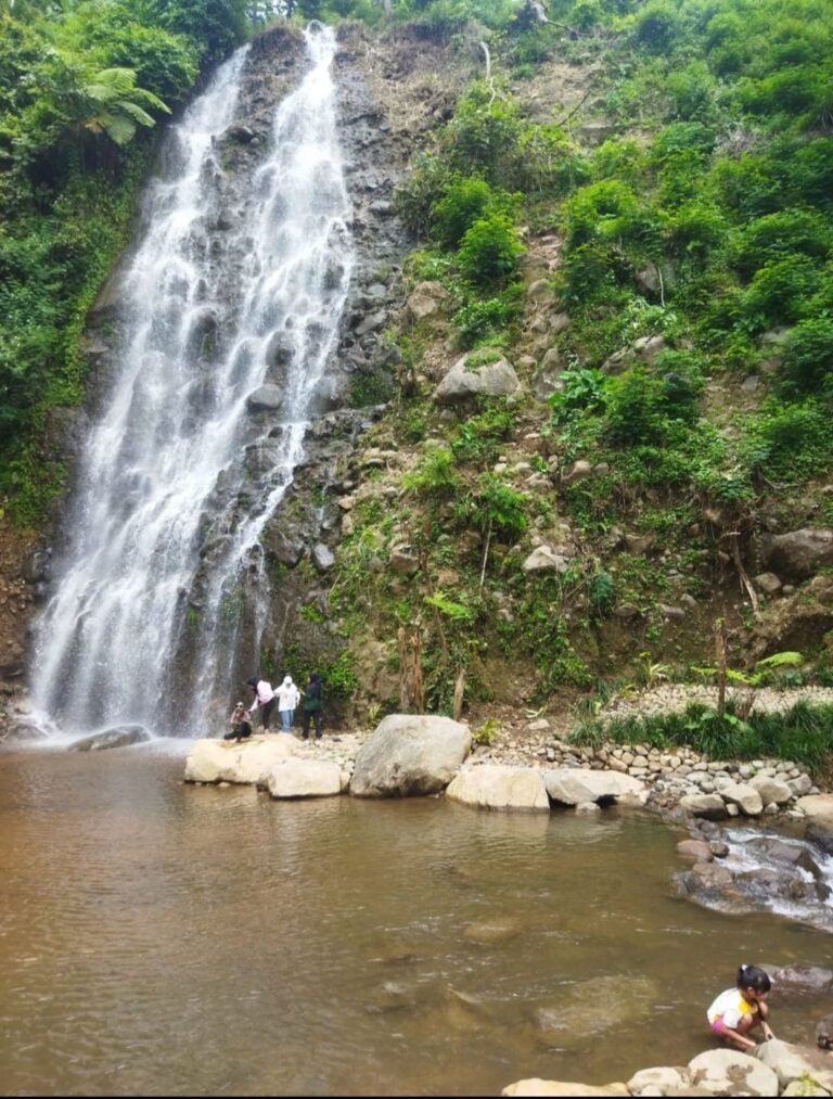 Ngargoyoso Waterfall, Wisata Ngadem Baru di Karanganyar 