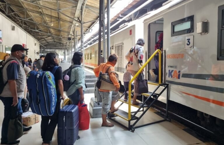 Puncak Arus Balik Penumpang KA Daop 6 Sudah Terjadi Minggu 