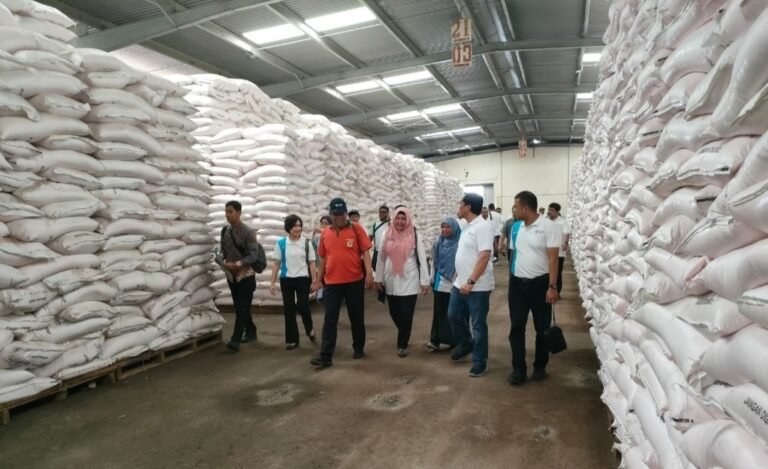 Petani Sulit Pupuk, Tapi Marak Pupuk Subsidi Dijual di Medsos