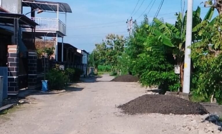 Pelaksana Proyek Bantah Perbaikan Jalan Nasional Sragen ada Jual Beli Limbah Aspal