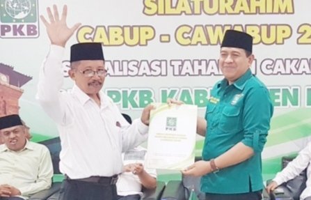 Mengaku Titisan Bung Karno dan Keturunan Brawijaya V, Sugeng Nyalon Bupati Kudus