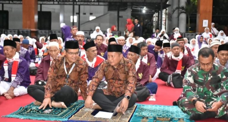 Lepas Calhaj, Pj Wali Kota Salatiga Pesan untuk Fokus Ibadah