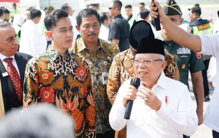 Pj Gubernur Jateng Dampingi Wapres Ma’ruf Amin Resmikan Layanan Fast Track, Permudah Layanan Jamaah Haji
