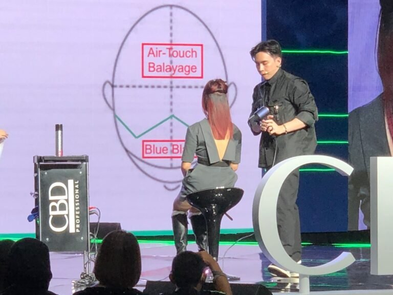 Tren Warna Rambut 2024 Diperkenalkan ke Hairdresser Semarang