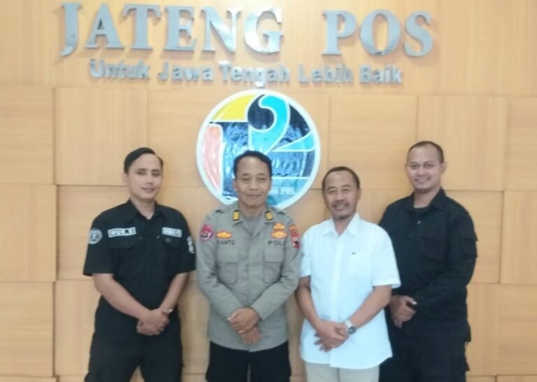 Tingkatkan Kerjasama Bidhumas Polda Jateng Kunjungi JATENG POS