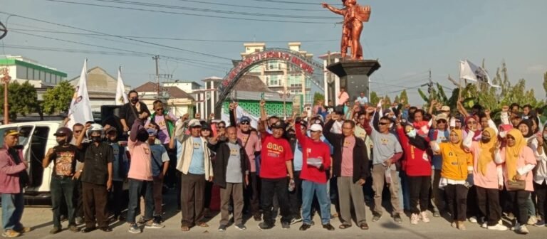 Belasan Relawan Dukung Agus Santosa – Harjanto Maju Pilkada Sukoharjo