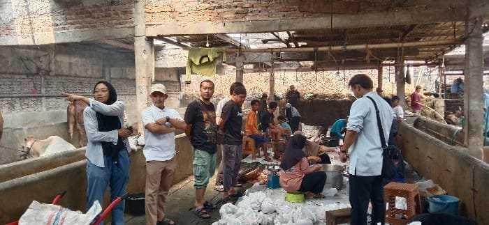 PLN UP2D Jateng & DIY Berbagi Daging Qurban