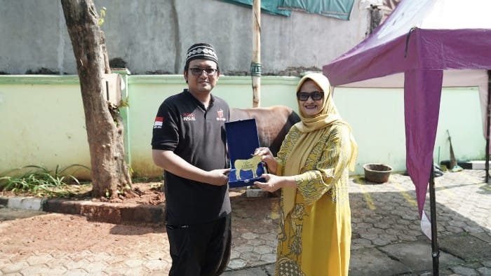 MTXL Axiata Salurkan Hewan Kurban untuk Masyarakat