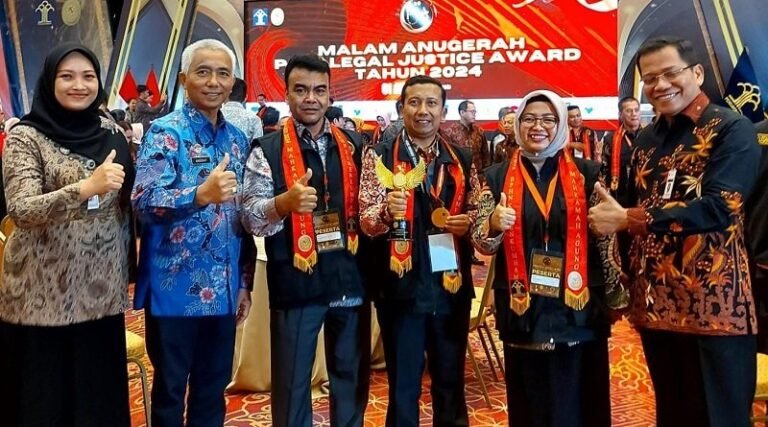 Desa Kemambang Raih Paralegal Justice Award 2024, Bupati Beri Apresiasi