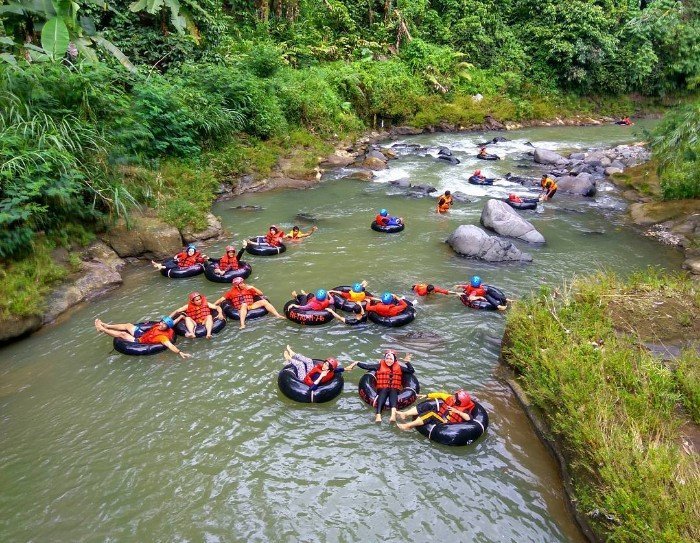 PLN UP2D Jateng & DIY Salurkan Bantuan TJSL