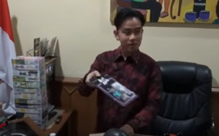 Persiapan Jabat Wapres, Gibran Serahkan Jabatan Wali Kota