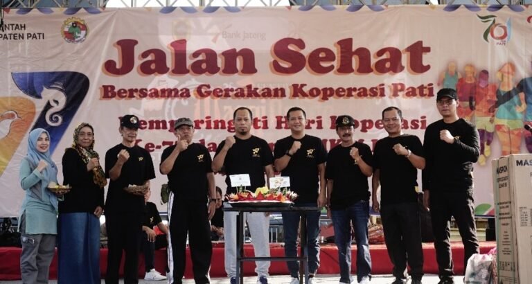 Sekda Pati Hadiri Jalan Sehat Meriahkan HUT Kabupaten Pati ke-701 dan Hari Koperasi ke-77