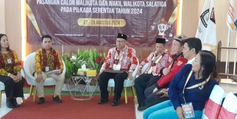 Habis Deklarasi Pasangan Sinoeng-Budi Langsung Daftar KPU