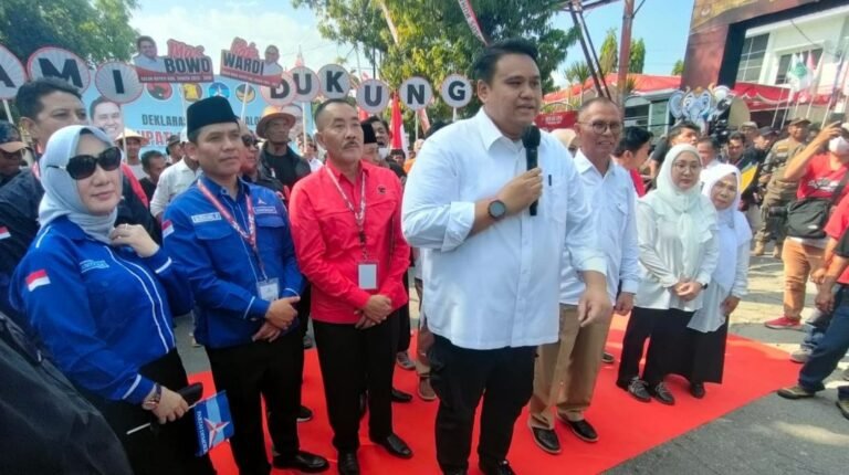 Bowo-Suwardi Janji Berikan Seragam Gratis SD – SMP di Sragen