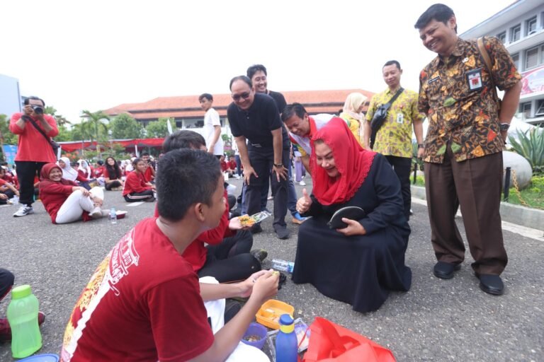 Pemberdayaan Urban Farming untuk Dukung Program “STROBERI”